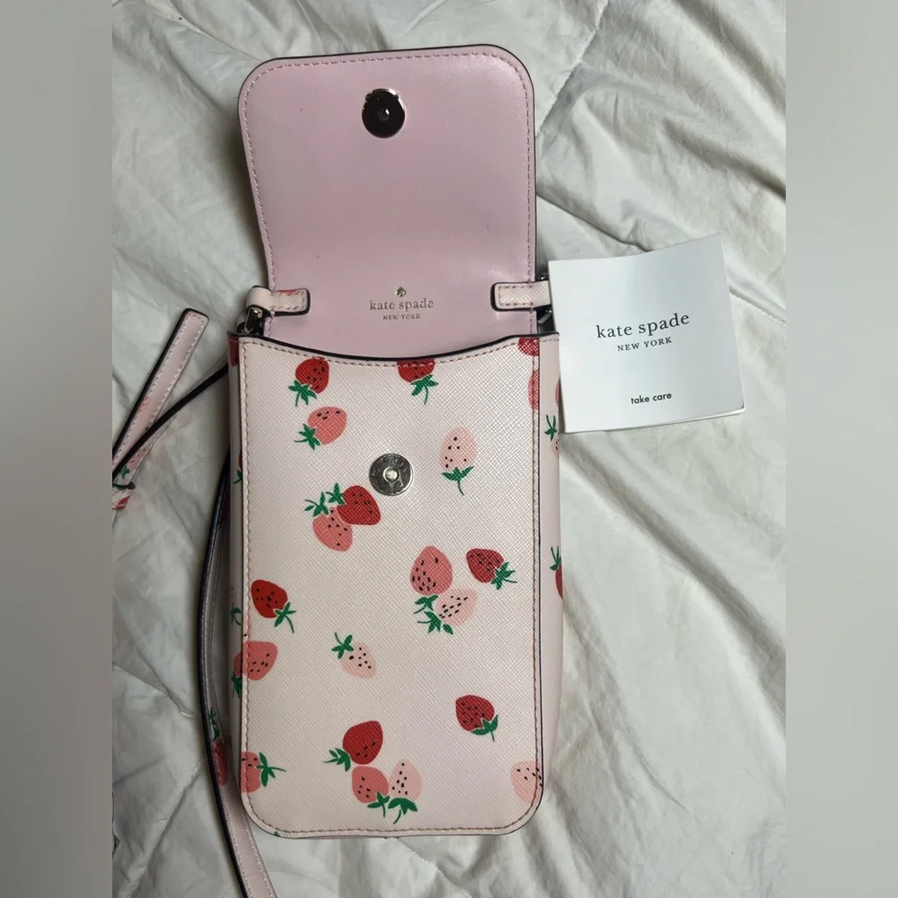 🍓Kate Spade Strawberry Print Phone Crossbody Bag Pink Slim Mini Flap